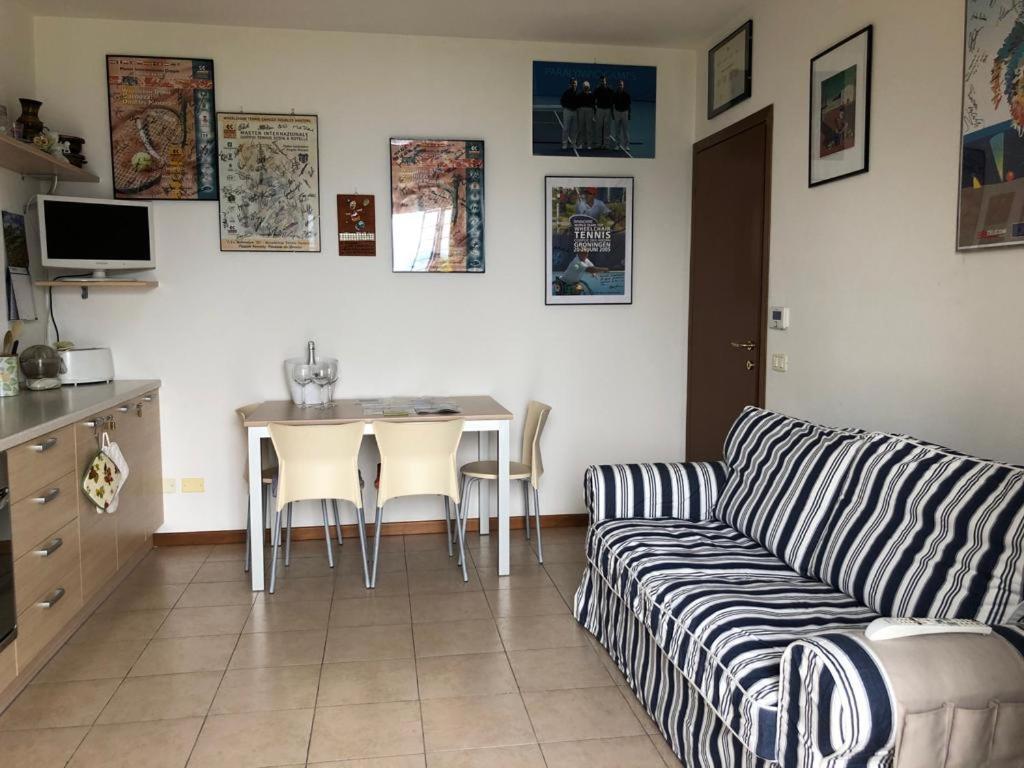ריבה די סולטו Villa Mirella: Casa Vista Lago Con Piscina מראה חיצוני תמונה